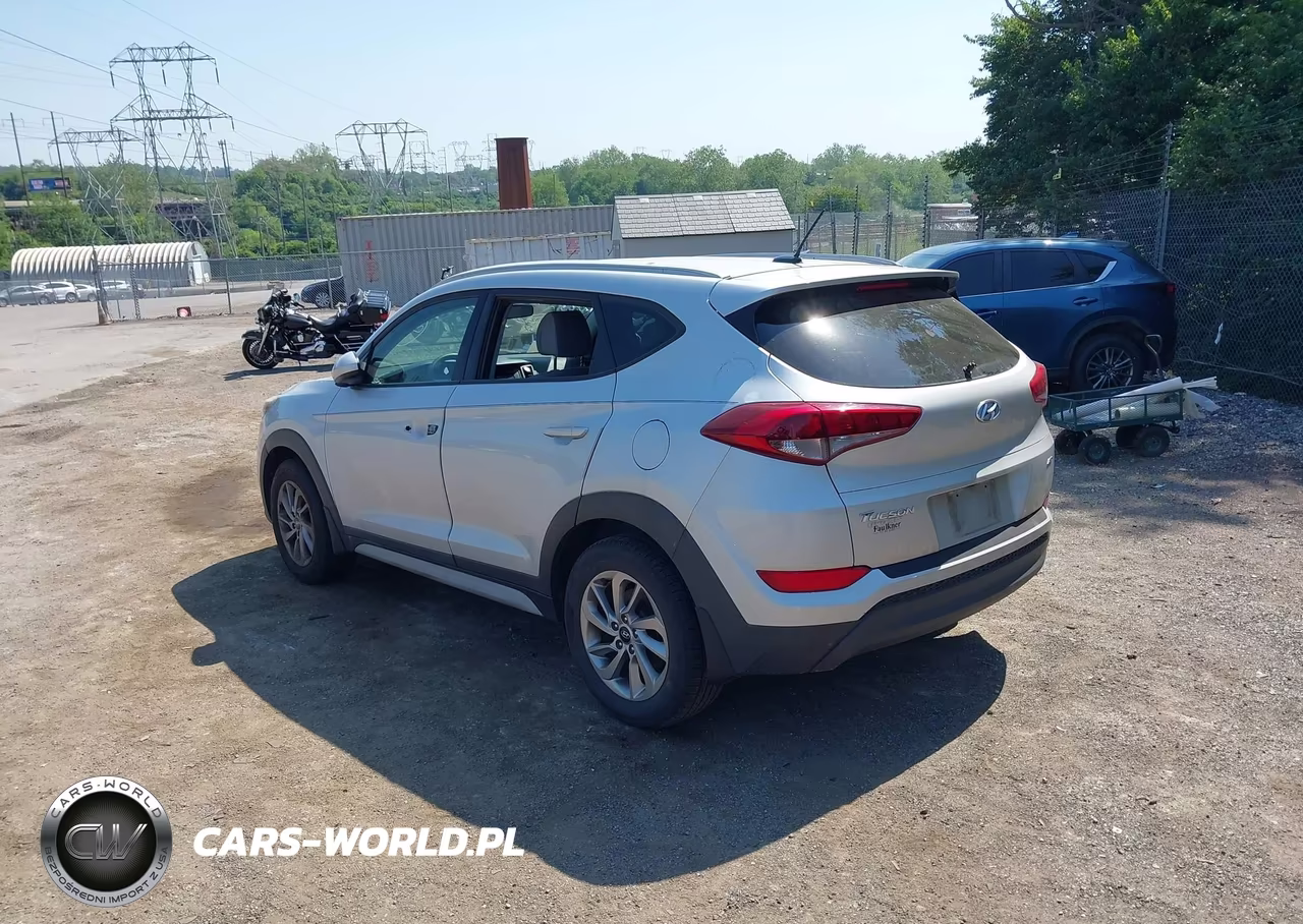2017 Hyundai Tucson Se VIN:KM8J3CA40HU583281 - 3