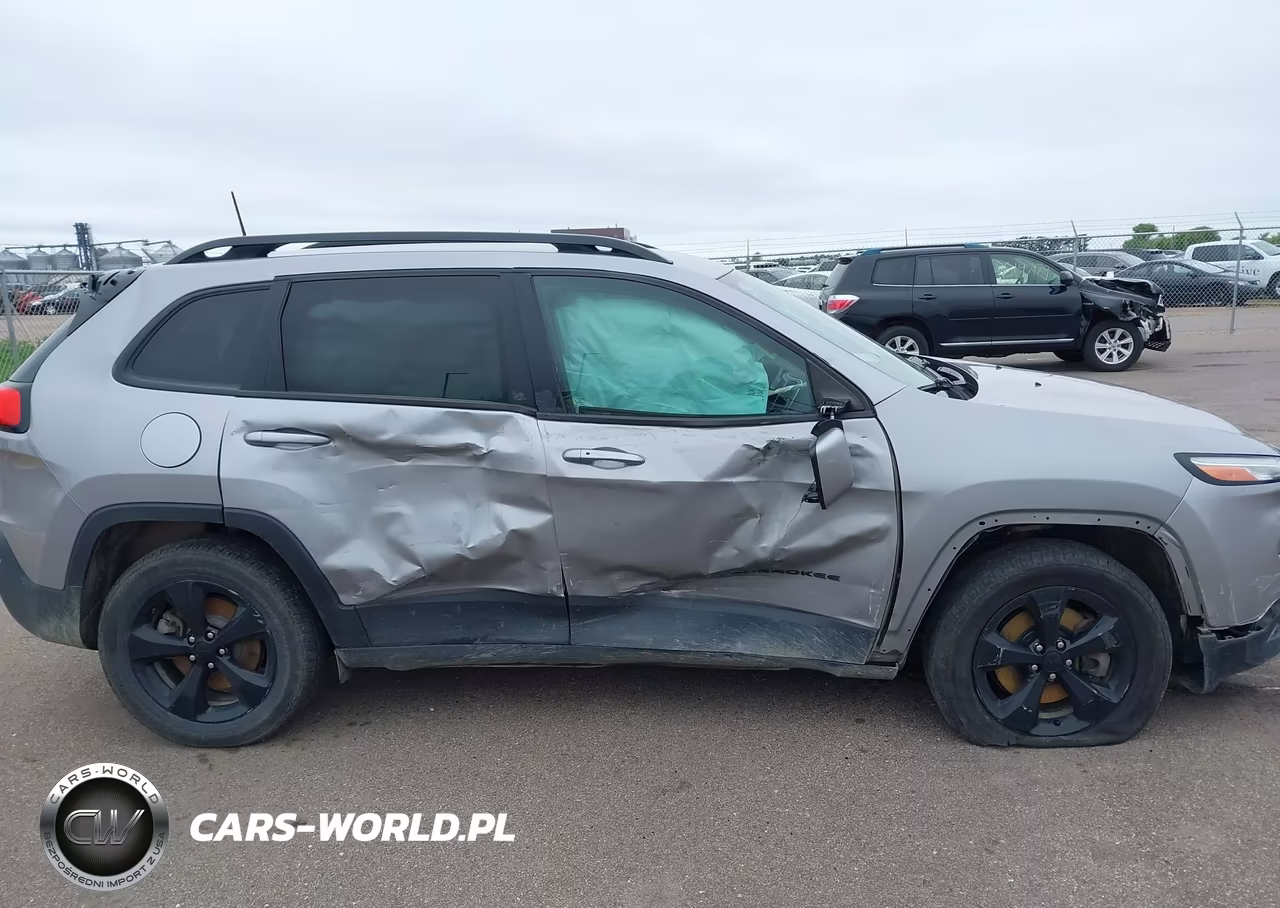 2018 Jeep Cherokee Limited 4X4 VIN:1C4PJMDX2JD579092 - 13