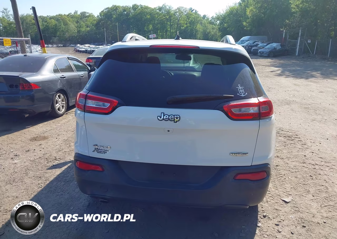2015 Jeep Cherokee Latitude VIN:1C4PJMCB2FW614862 - 16