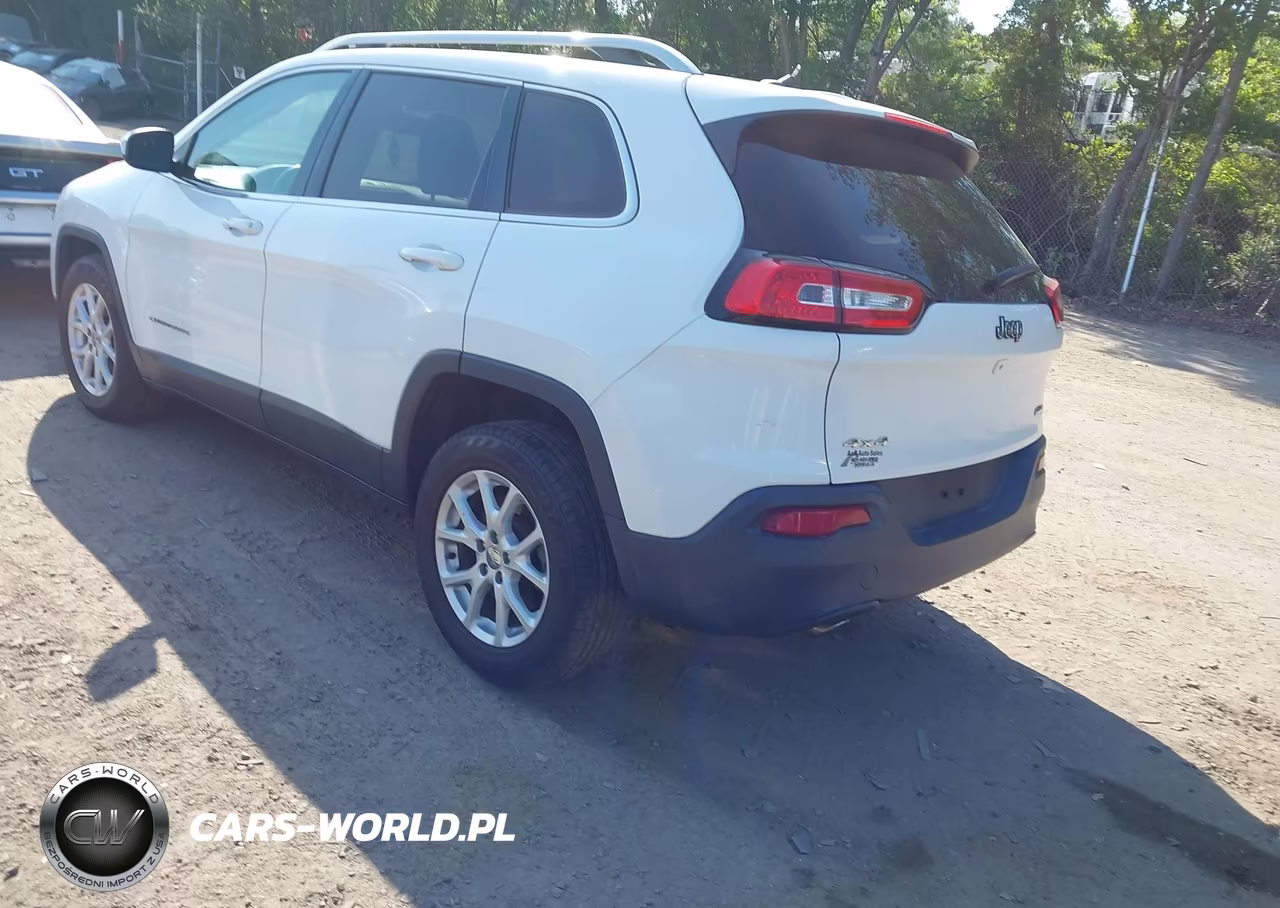 2015 Jeep Cherokee Latitude VIN:1C4PJMCB2FW614862 - 3
