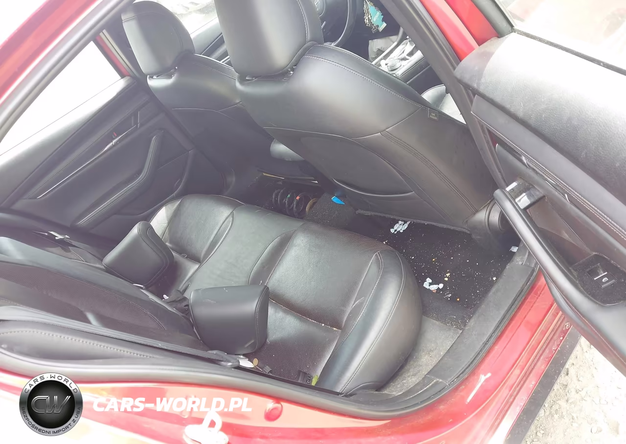2019 Mazda Mazda3 Premium Package VIN:3MZBPAEM6KM103961 - 8