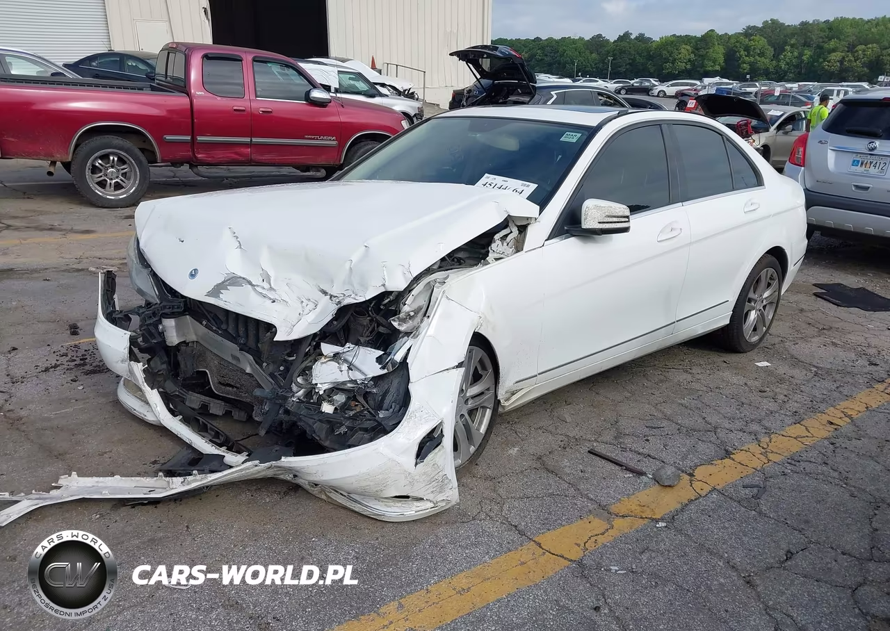 2013 Mercedes-Benz C 300 Luxury 4Matic VIN:WDDGF8AB2DR257163 - 2