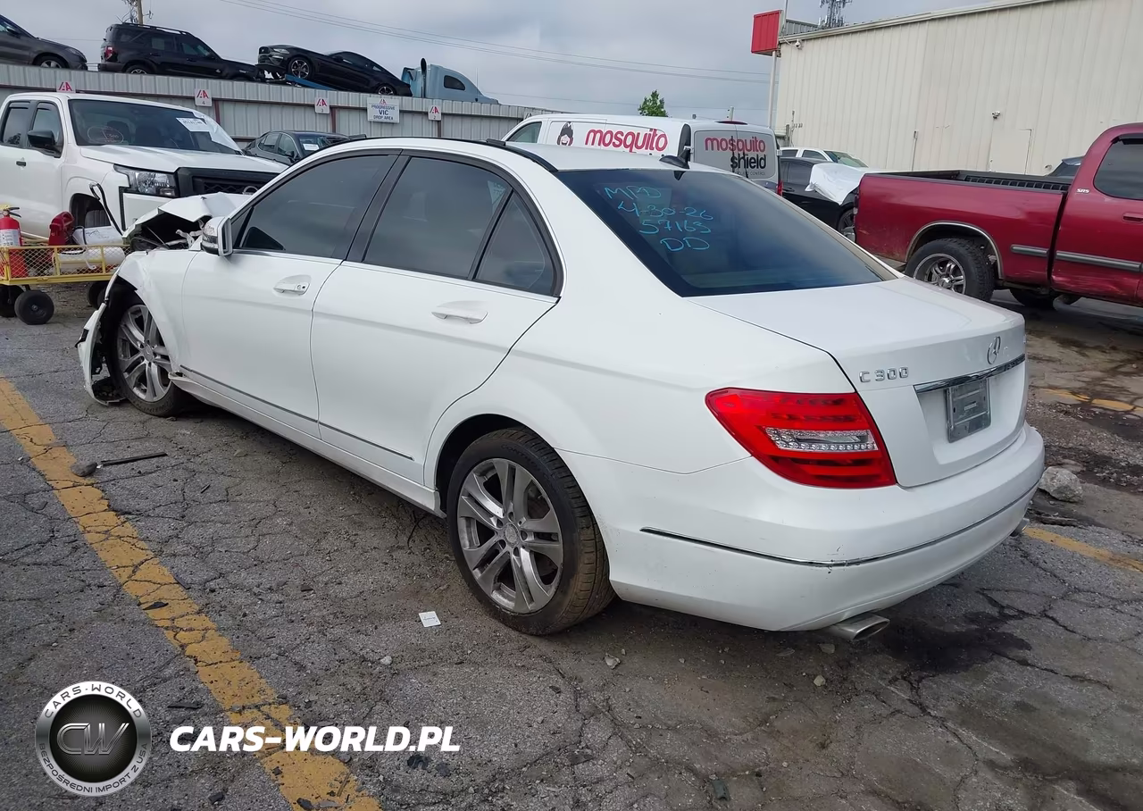 2013 Mercedes-Benz C 300 Luxury 4Matic VIN:WDDGF8AB2DR257163 - 3