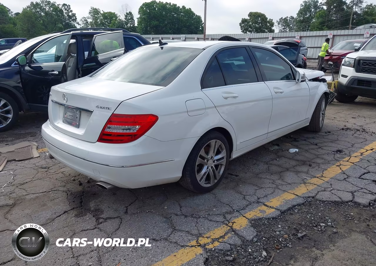 2013 Mercedes-Benz C 300 Luxury 4Matic VIN:WDDGF8AB2DR257163 - 4