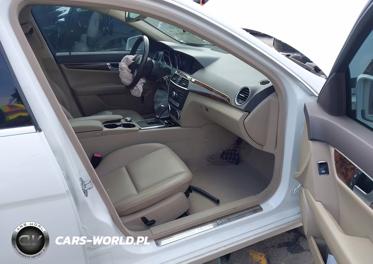 2013 Mercedes-Benz C 300 Luxury 4Matic VIN:WDDGF8AB2DR257163 - 5