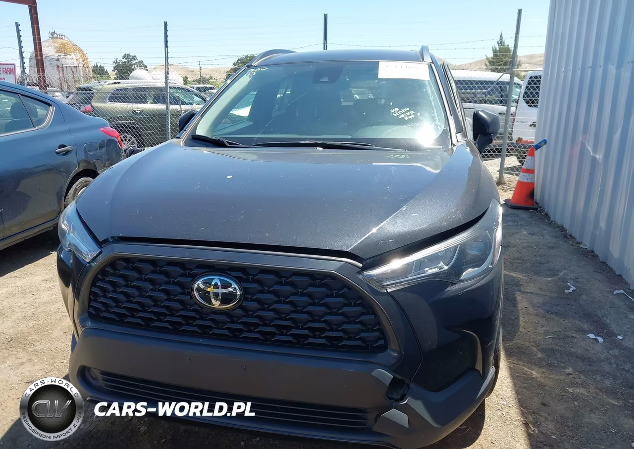 2022 Toyota Corolla Cross Le VIN:7MUCAAAGXNV021542 - 12
