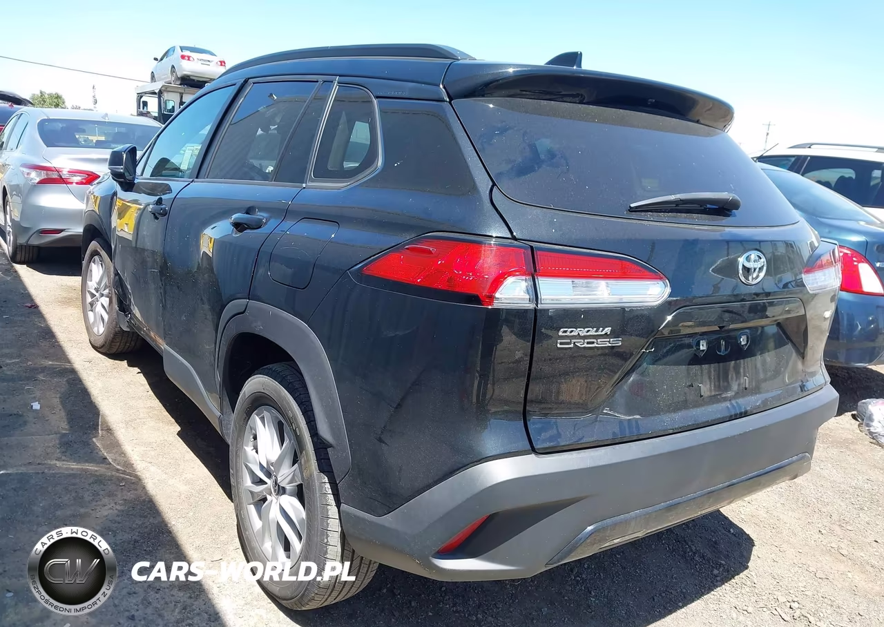 2022 Toyota Corolla Cross Le VIN:7MUCAAAGXNV021542 - 3