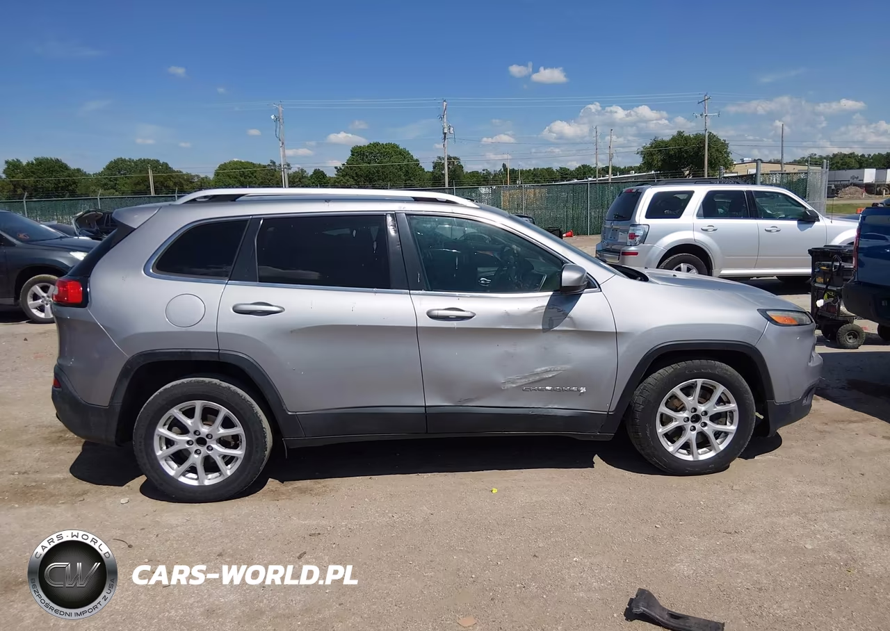 2016 Jeep Cherokee Latitude VIN:1C4PJLCB7GW335984 - 12