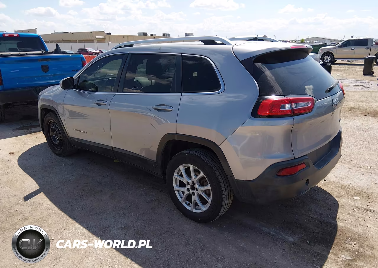 2016 Jeep Cherokee Latitude VIN:1C4PJLCB7GW335984 - 3