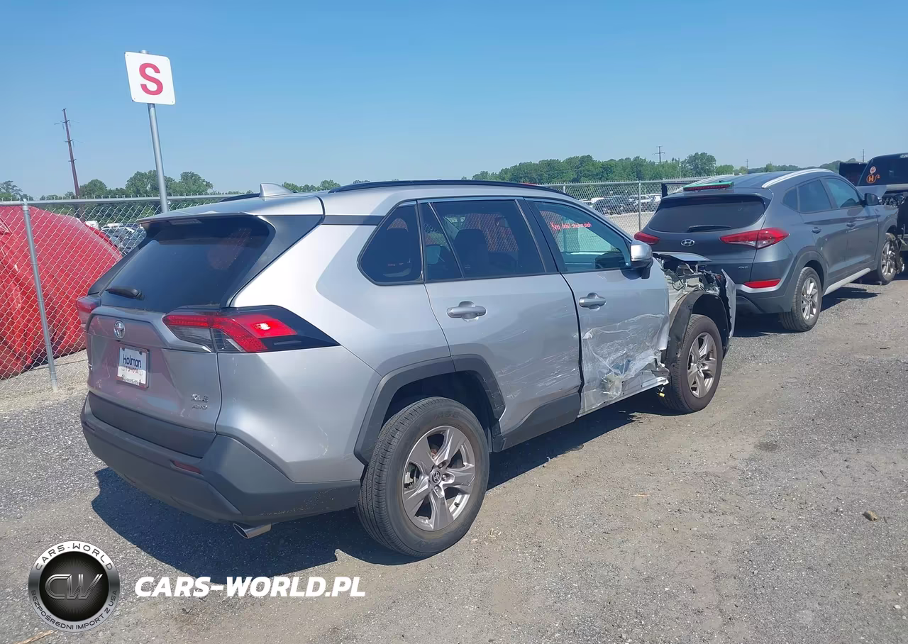 2023 Toyota Rav4 Xle VIN:2T3P1RFV0PC365742 - 4