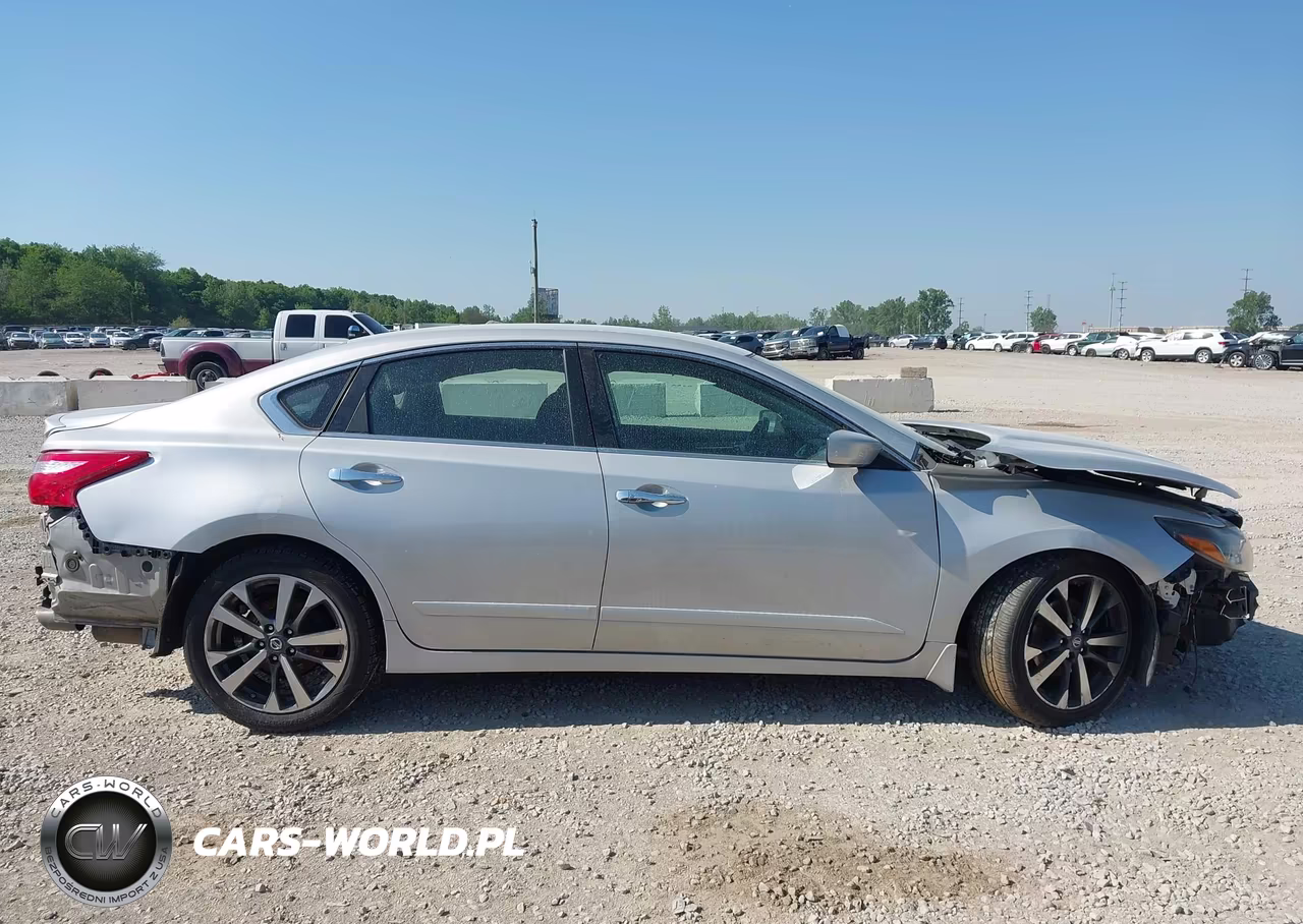 2017 Nissan Altima 2.5 VIN:1N4AL3AP9HC111543 - 14