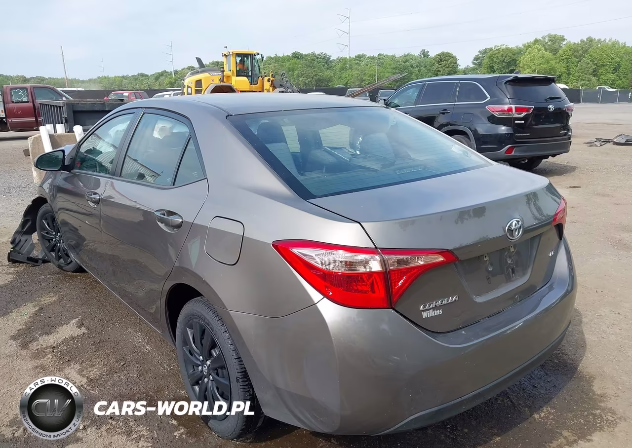 2017 Toyota Corolla Le VIN:2T1BURHE1HC926927 - 3