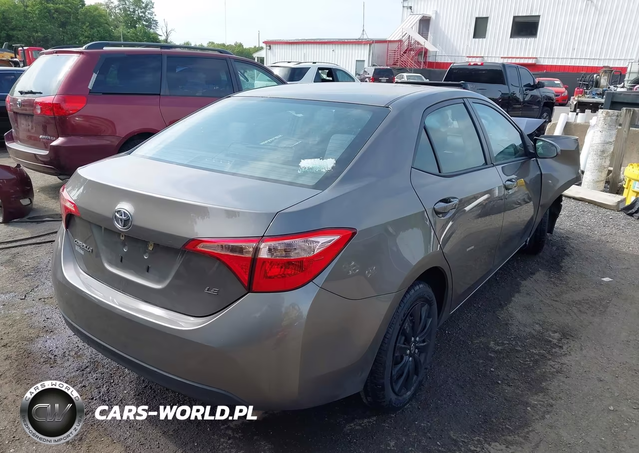 2017 Toyota Corolla Le VIN:2T1BURHE1HC926927 - 4