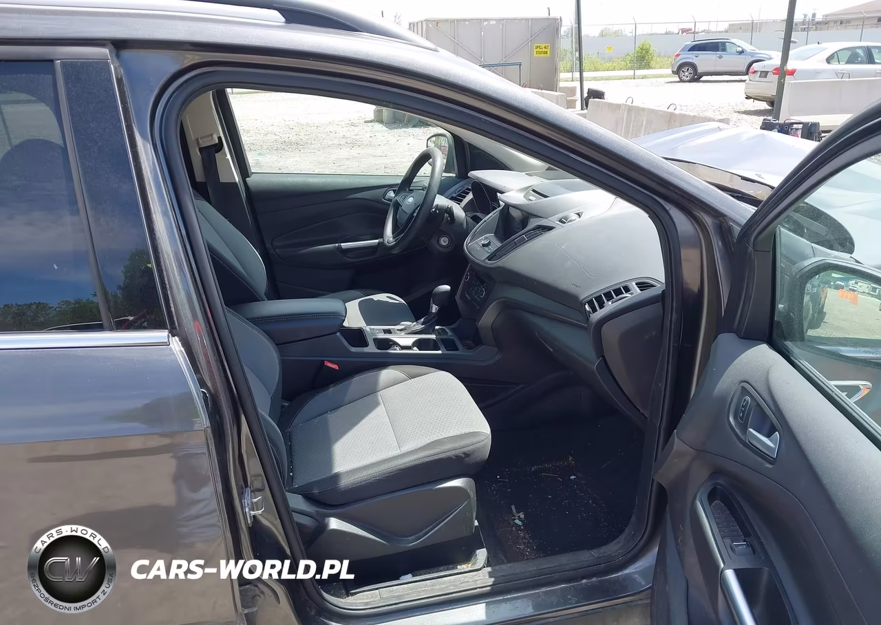 2017 Ford Escape Se VIN:1FMCU9G93HUC56661 - 5