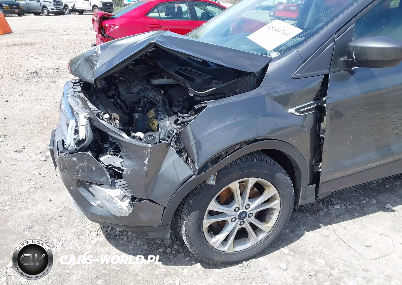 2017 Ford Escape Se VIN:1FMCU9G93HUC56661 - 6