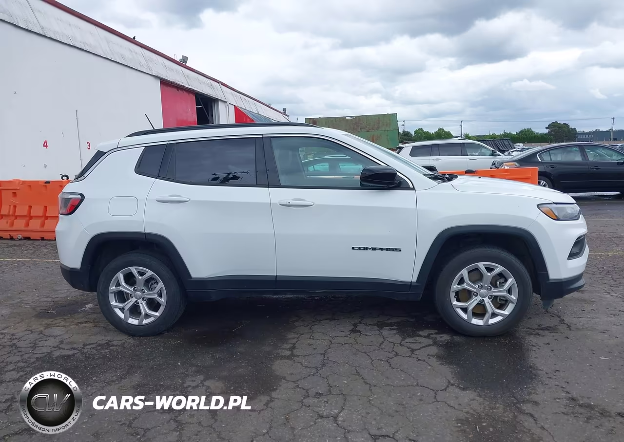 2024 Jeep Compass Latitude 4X4 VIN:3C4NJDBN0RT124465 - 13