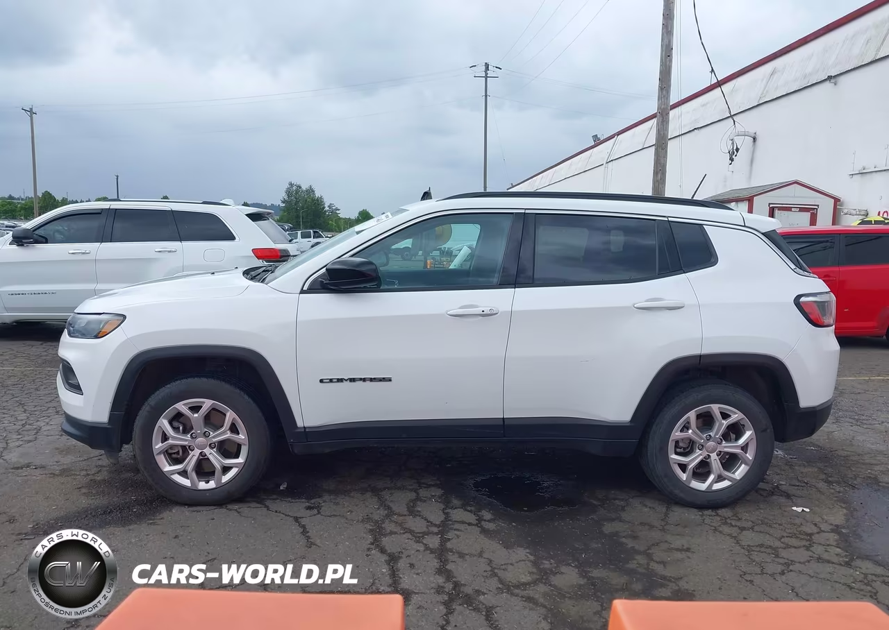 2024 Jeep Compass Latitude 4X4 VIN:3C4NJDBN0RT124465 - 14