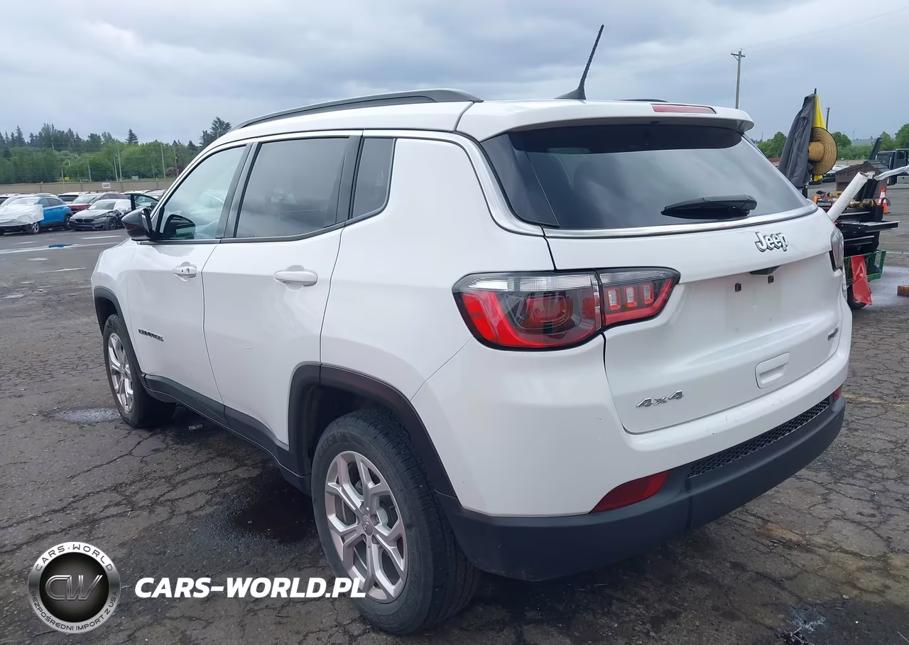 2024 Jeep Compass Latitude 4X4 VIN:3C4NJDBN0RT124465 - 3