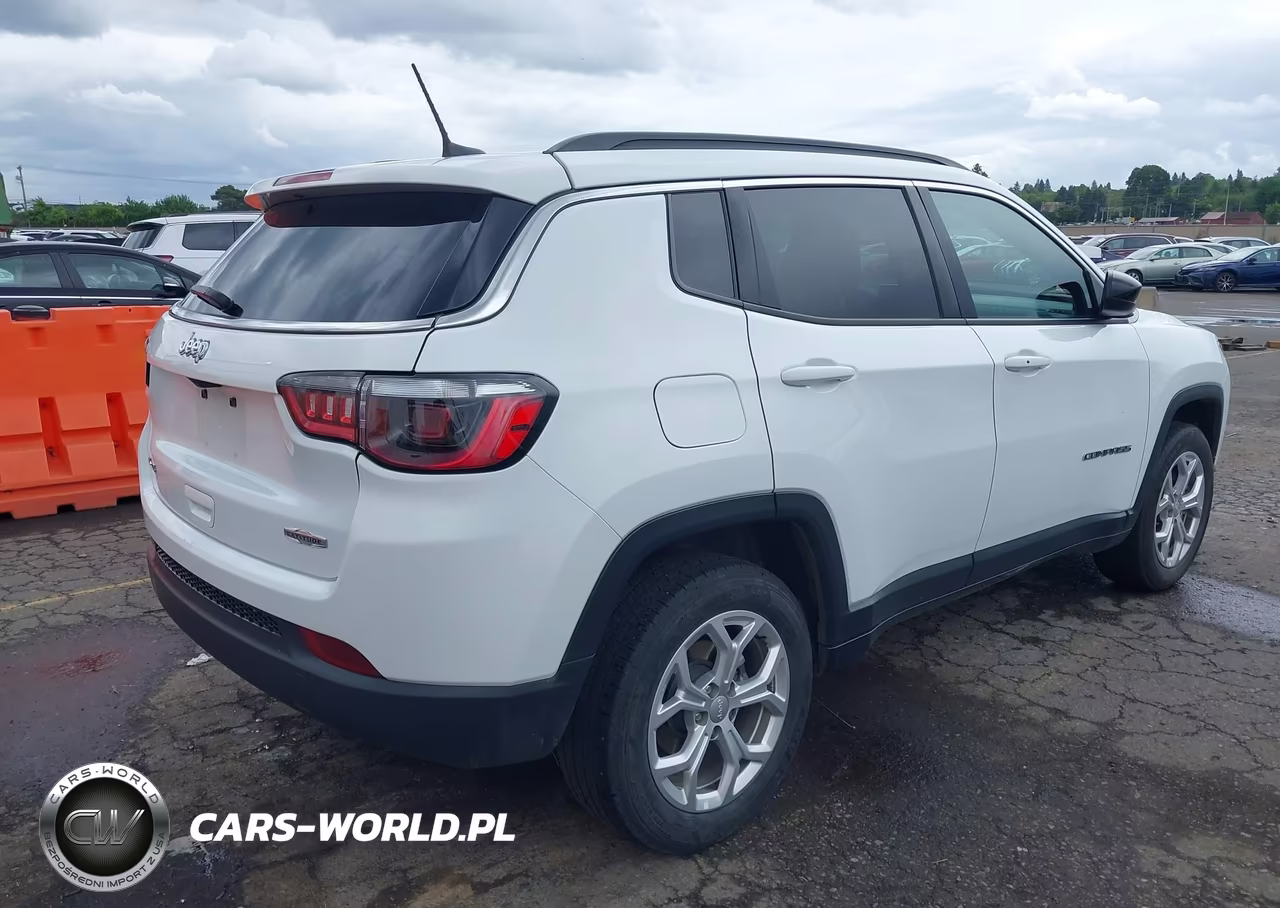 2024 Jeep Compass Latitude 4X4 VIN:3C4NJDBN0RT124465 - 4