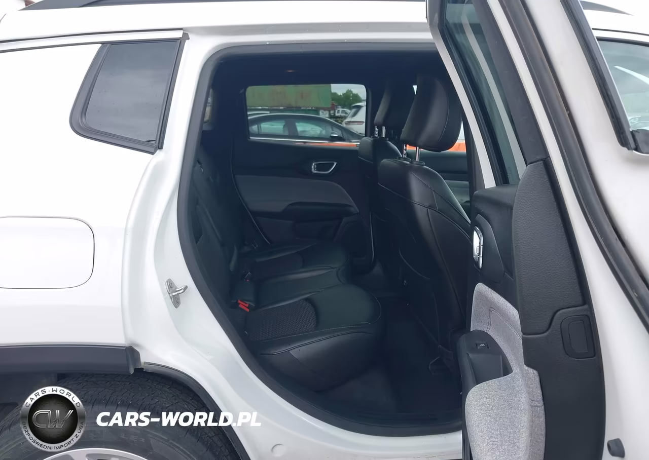 2024 Jeep Compass Latitude 4X4 VIN:3C4NJDBN0RT124465 - 8