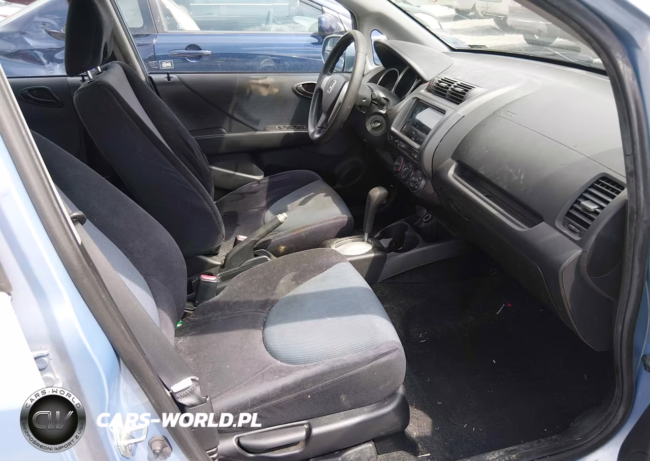 2008 Honda Fit VIN:JHMGD384X8S049166 - 5