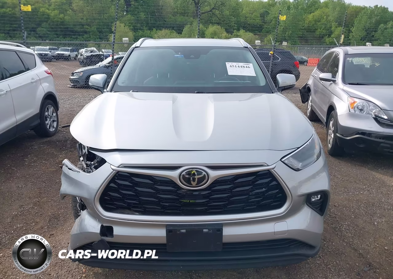 2022 Toyota Highlander Xle VIN:5TDGZRBH8NS579920 - 12