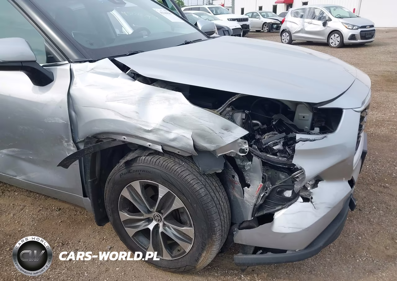 2022 Toyota Highlander Xle VIN:5TDGZRBH8NS579920 - 6