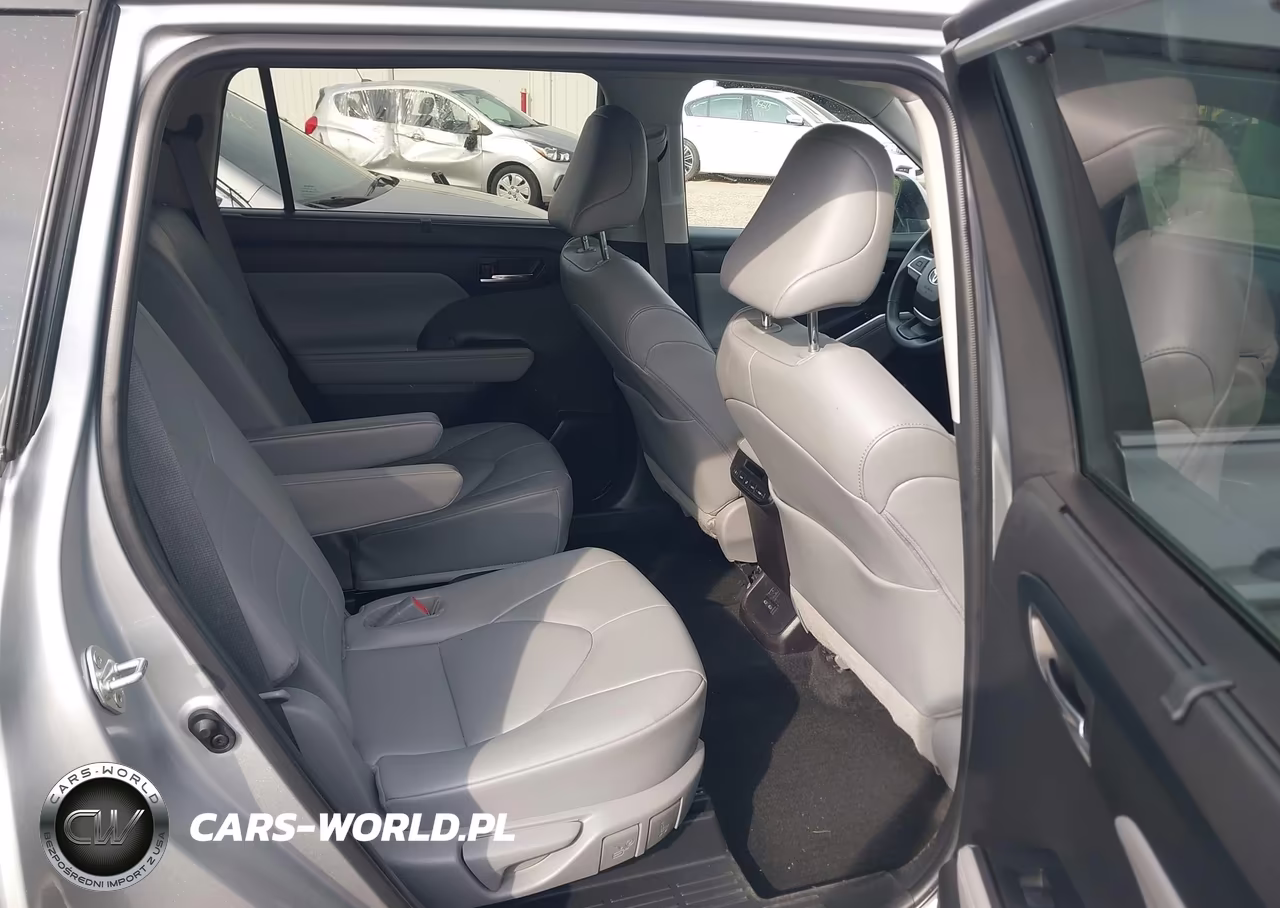 2022 Toyota Highlander Xle VIN:5TDGZRBH8NS579920 - 8