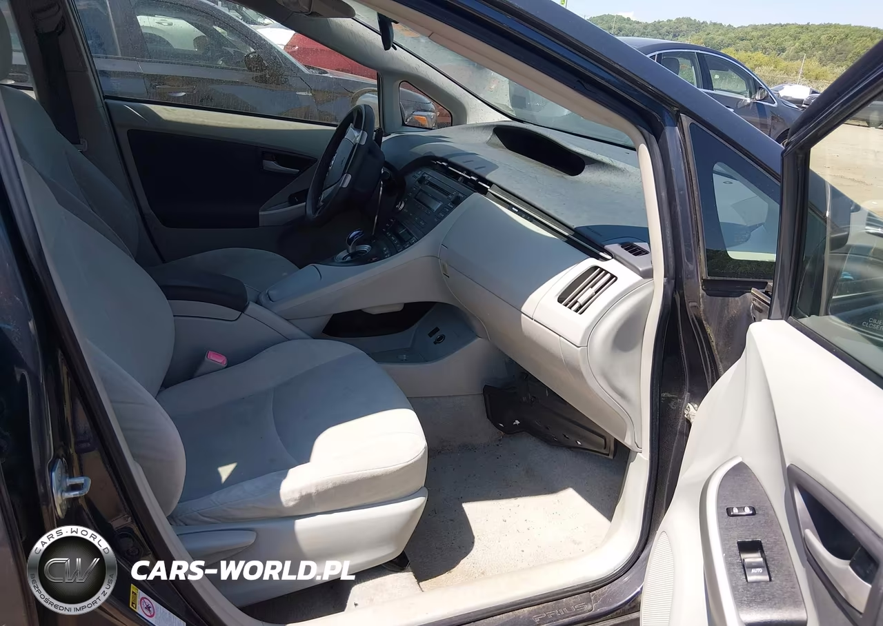 2011 Toyota Prius Two VIN:JTDKN3DU8B5351382 - 5