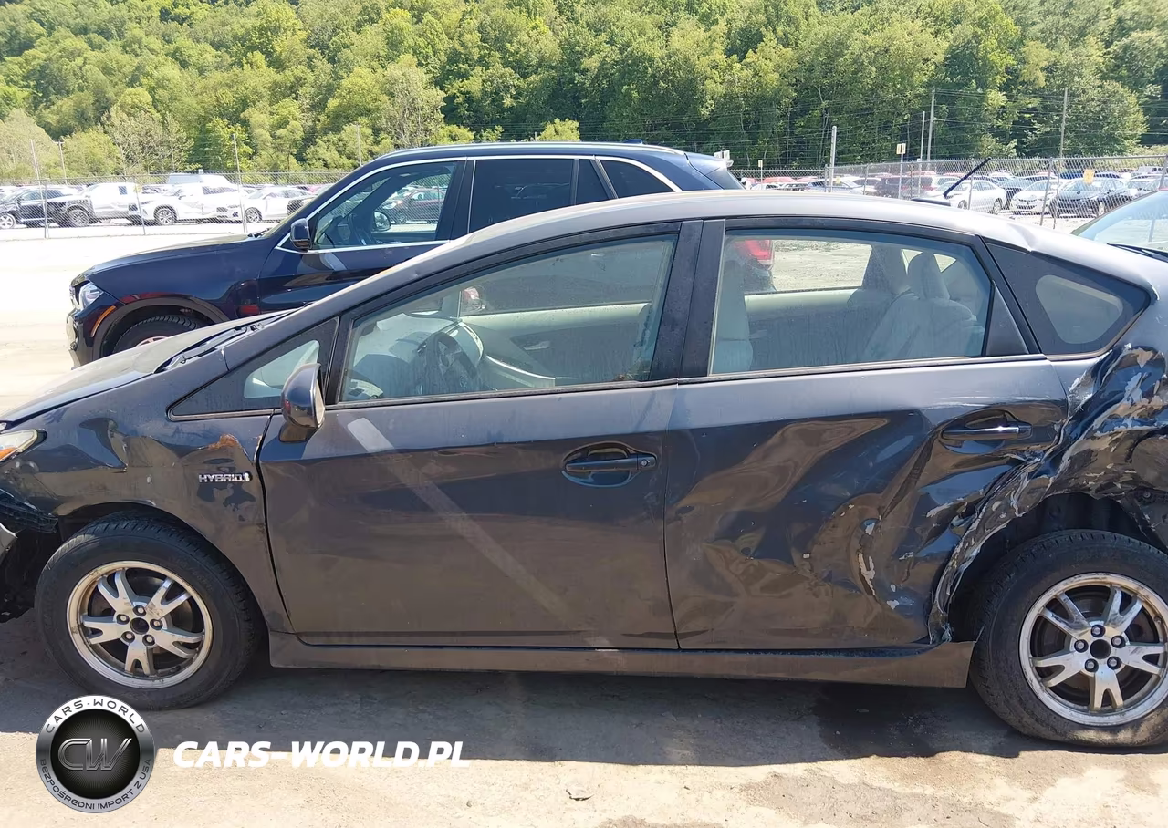 2011 Toyota Prius Two VIN:JTDKN3DU8B5351382 - 6