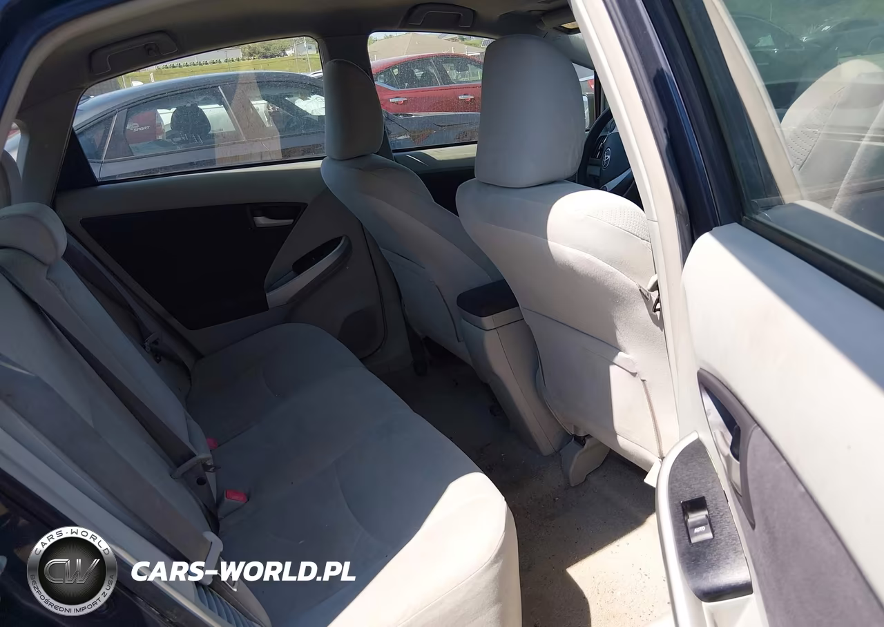 2011 Toyota Prius Two VIN:JTDKN3DU8B5351382 - 8