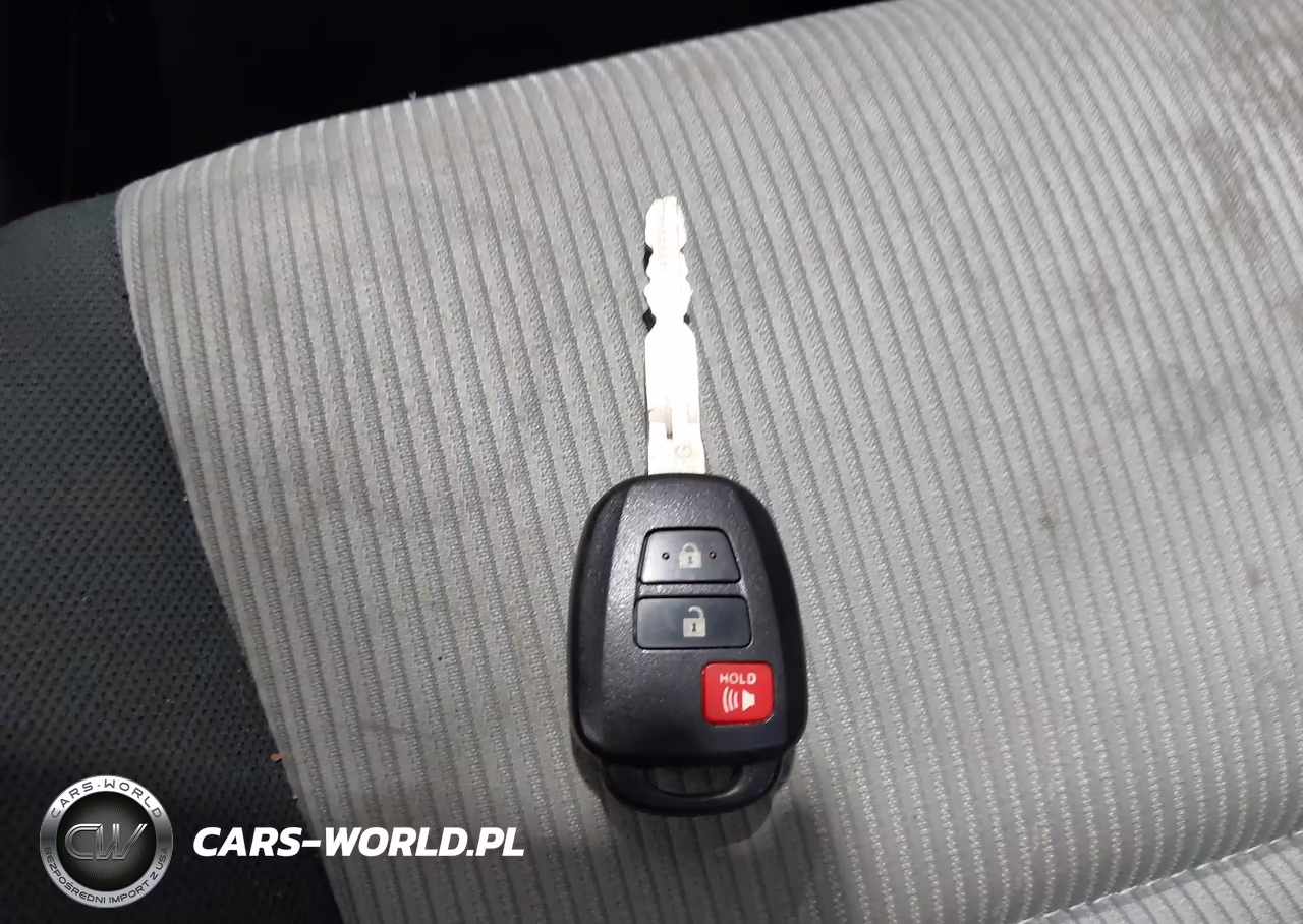 2013 Toyota Prius C Two VIN:JTDKDTB34D1058215 - 11