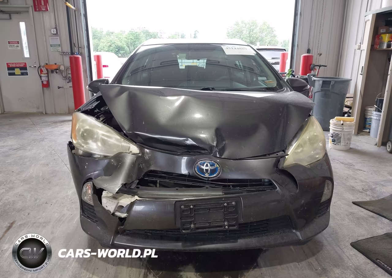 2013 Toyota Prius C Two VIN:JTDKDTB34D1058215 - 13