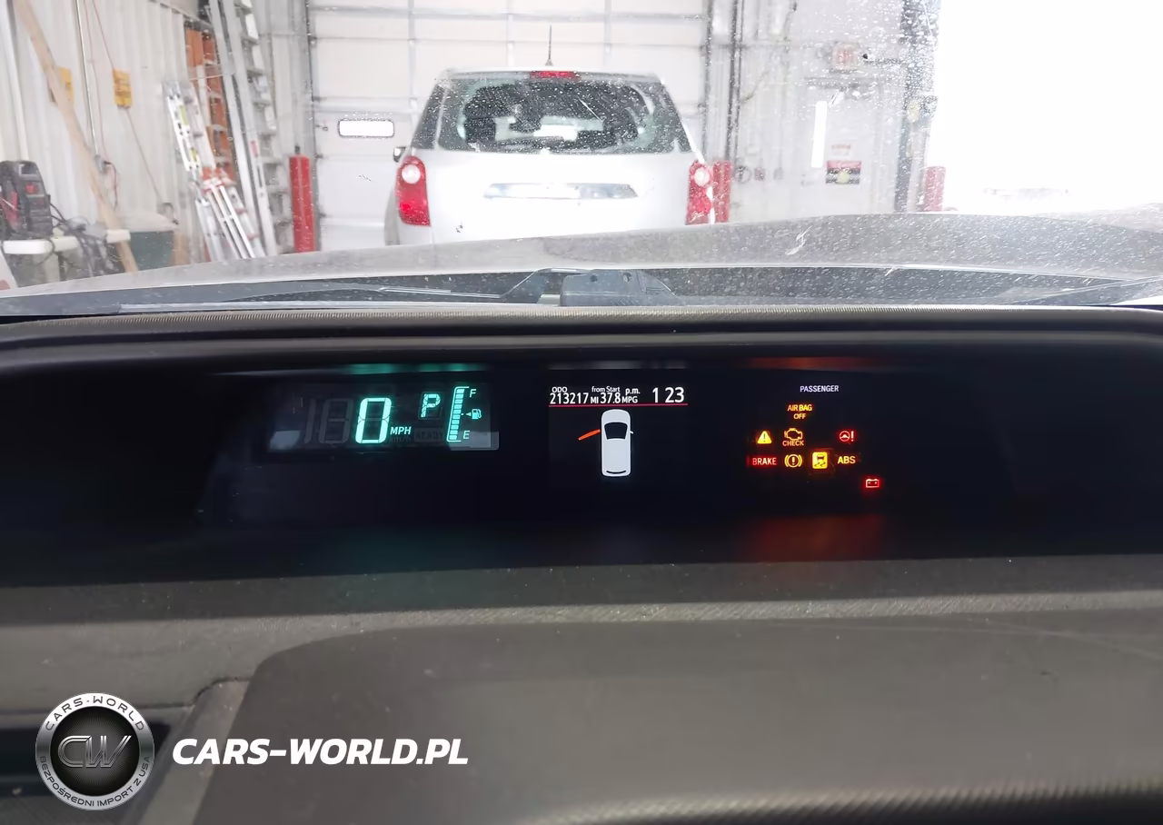 2013 Toyota Prius C Two VIN:JTDKDTB34D1058215 - 7