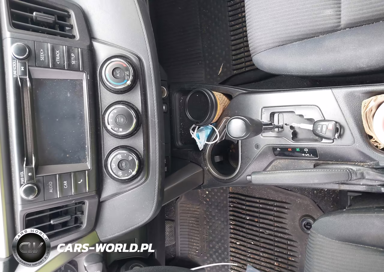 2018 Toyota Rav4 Le VIN:JTMZFREV5JJ156786 - 11