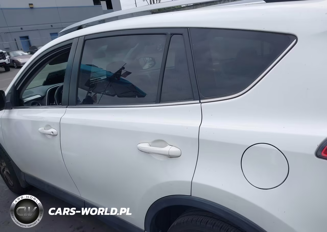 2018 Toyota Rav4 Le VIN:JTMZFREV5JJ156786 - 15
