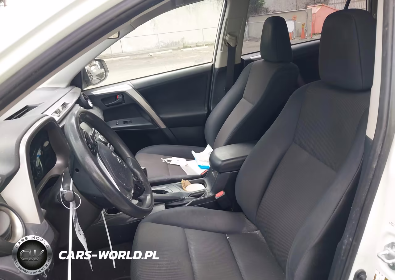 2018 Toyota Rav4 Le VIN:JTMZFREV5JJ156786 - 19