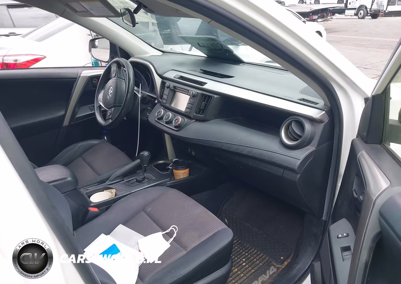 2018 Toyota Rav4 Le VIN:JTMZFREV5JJ156786 - 5