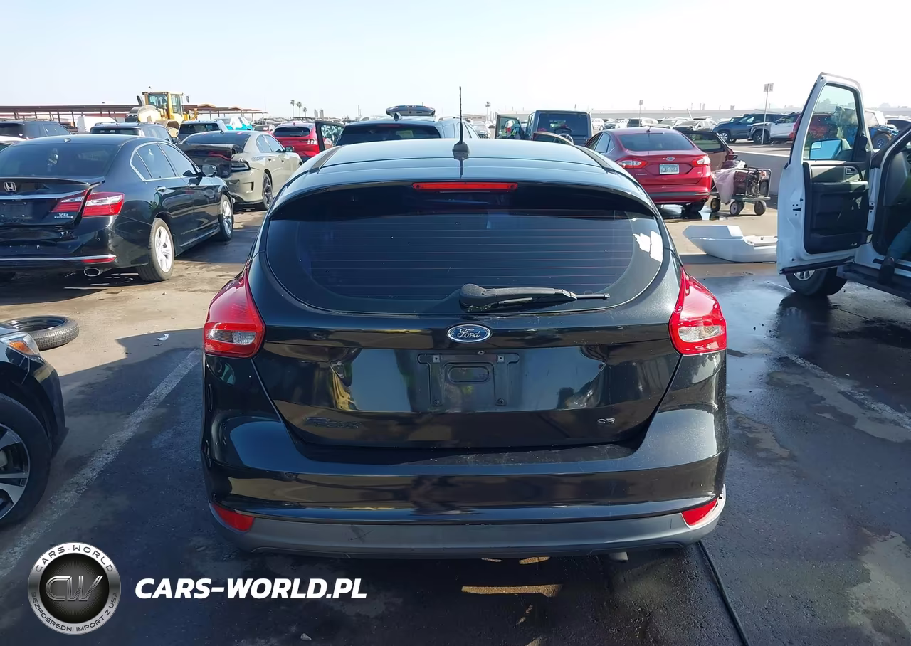 2015 Ford Focus Se VIN:1FADP3K23FL330239 - 16