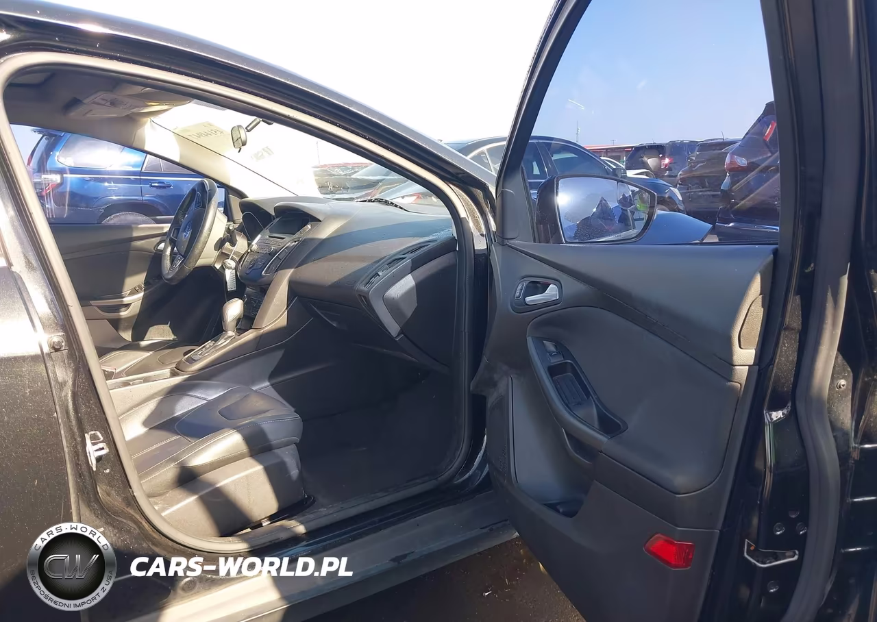 2015 Ford Focus Se VIN:1FADP3K23FL330239 - 5
