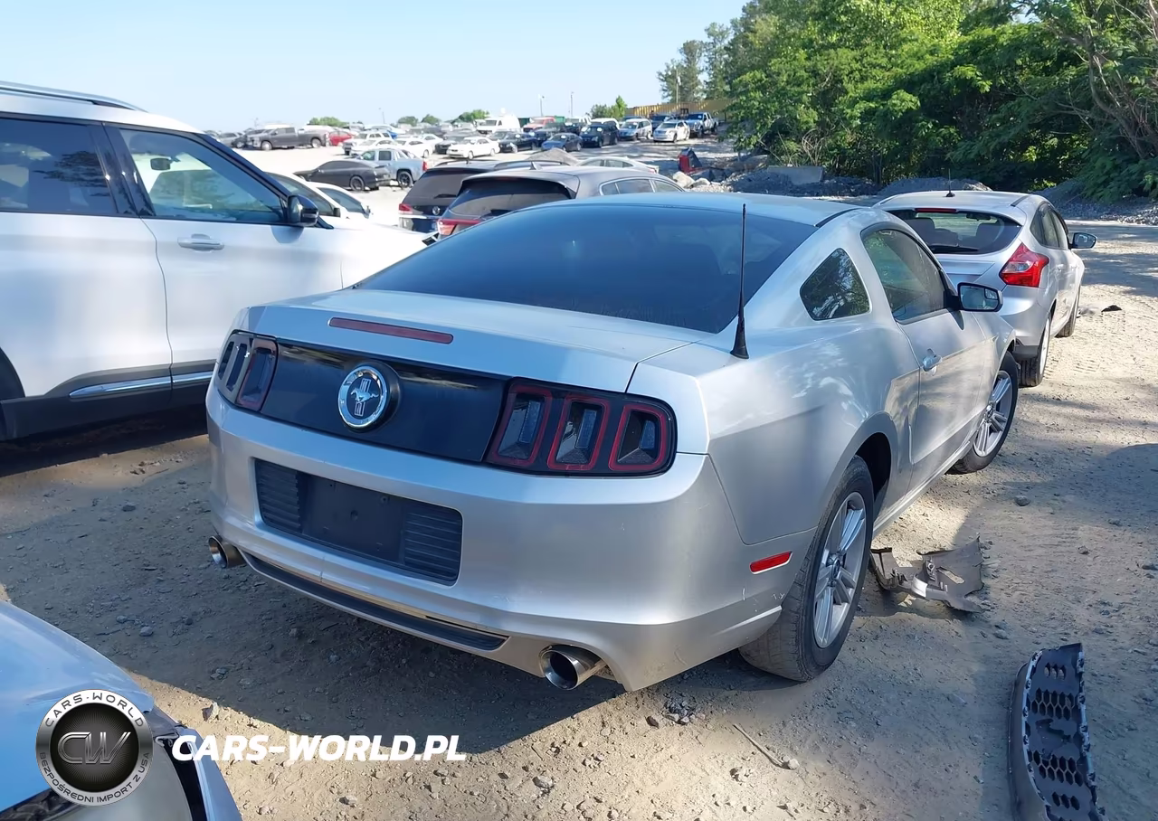 2014 Ford Mustang V6 VIN:1ZVBP8AM2E5280192 - 4