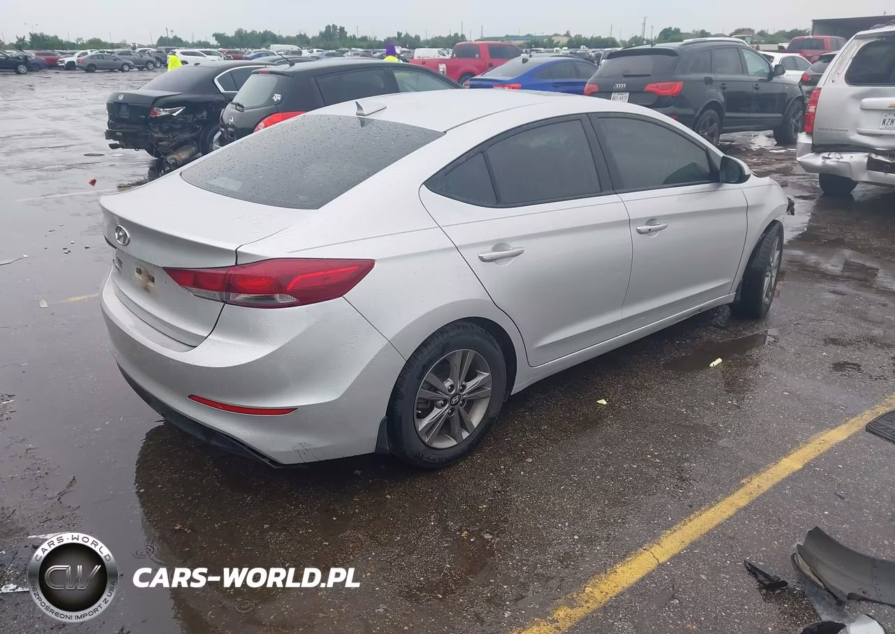 2018 Hyundai Elantra Value Edition VIN:5NPD84LF4JH322355 - 4