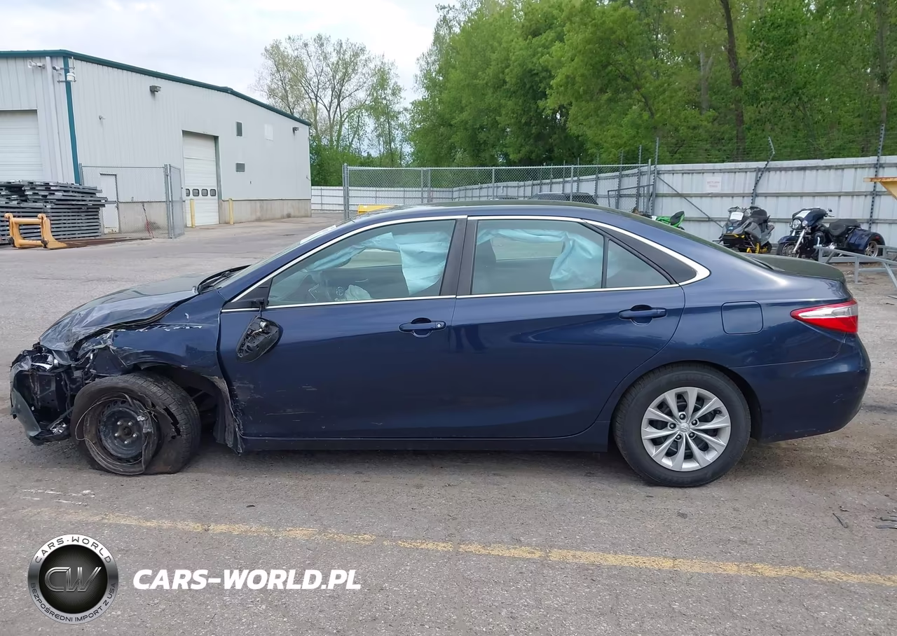 2015 Toyota Camry Le VIN:4T1BF1FK6FU892175 - 14