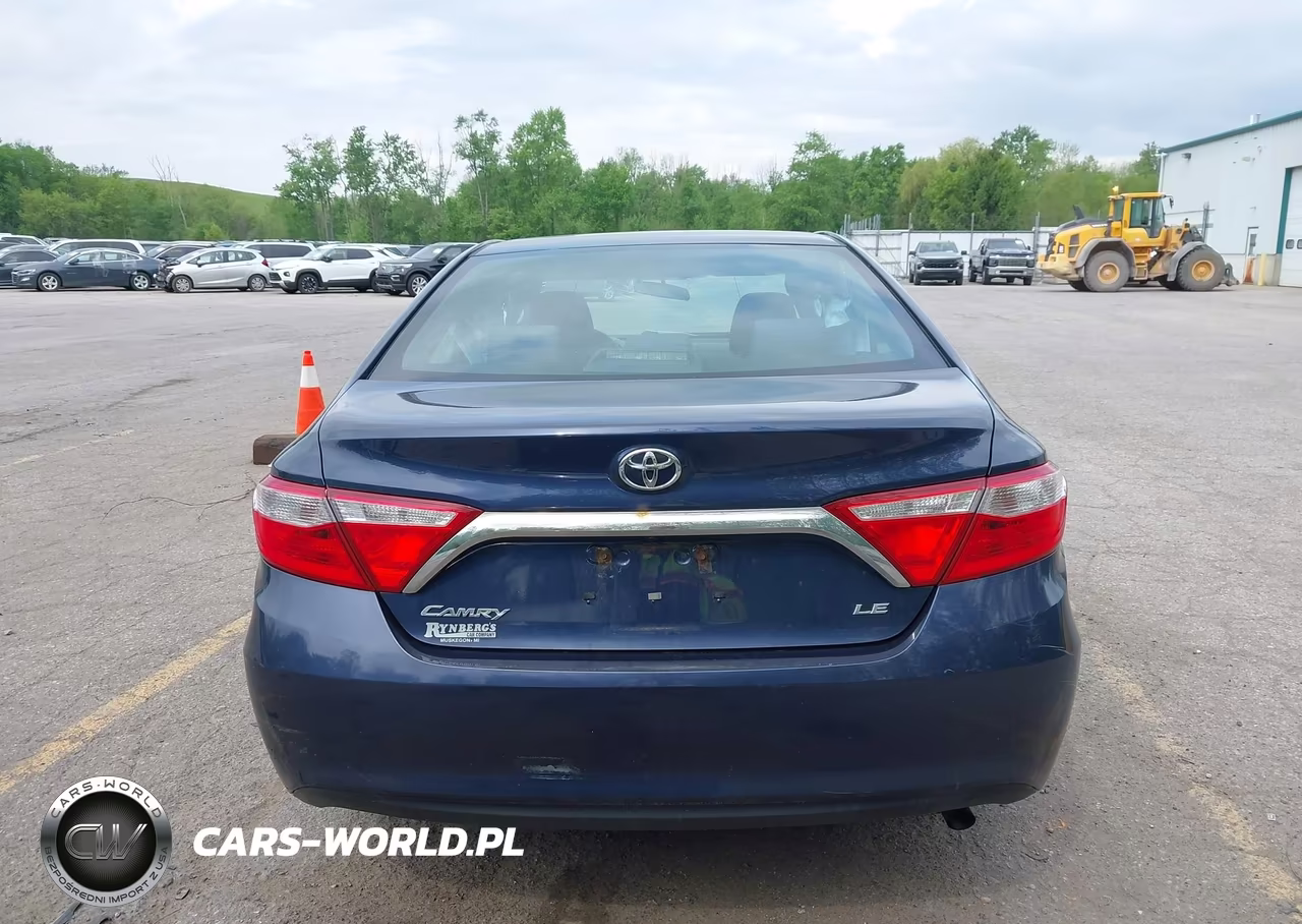 2015 Toyota Camry Le VIN:4T1BF1FK6FU892175 - 16