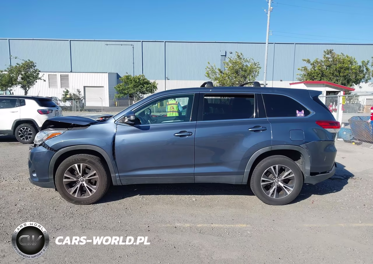 2019 Toyota Highlander Le VIN:5TDZARFH5KS051094 - 14