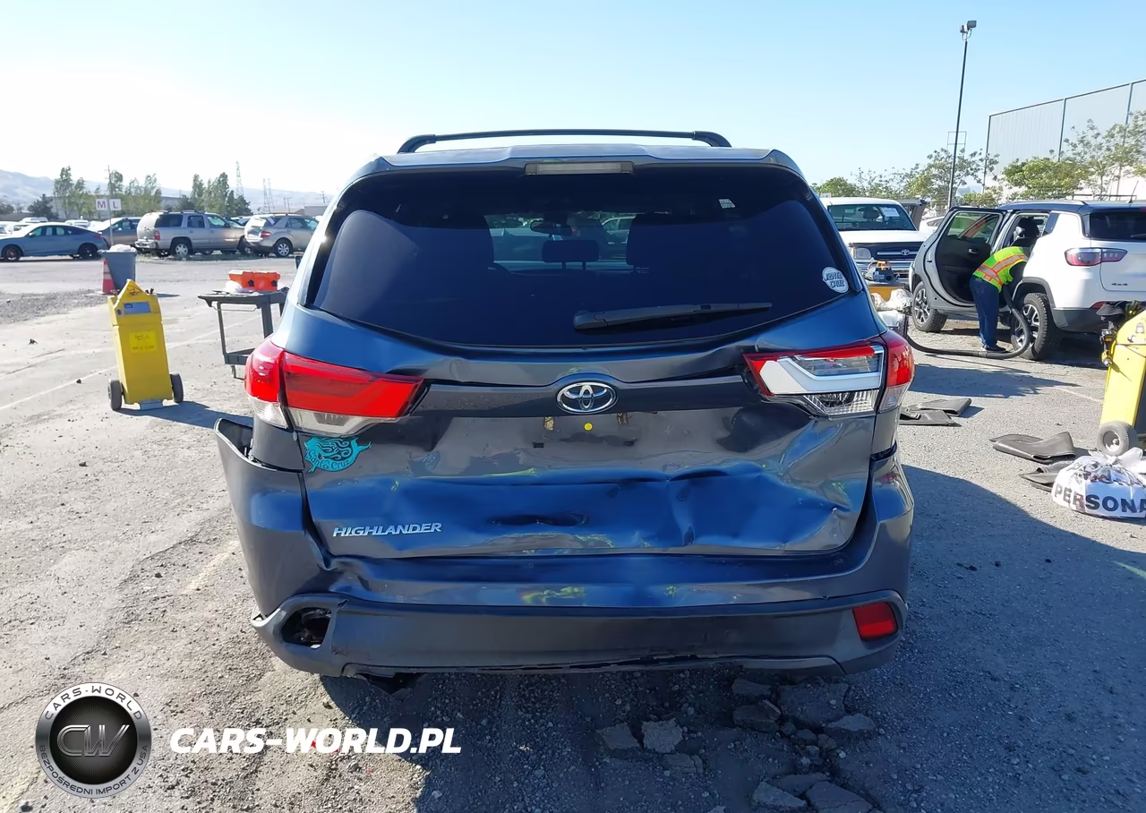 2019 Toyota Highlander Le VIN:5TDZARFH5KS051094 - 16