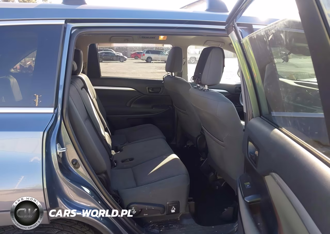 2019 Toyota Highlander Le VIN:5TDZARFH5KS051094 - 8