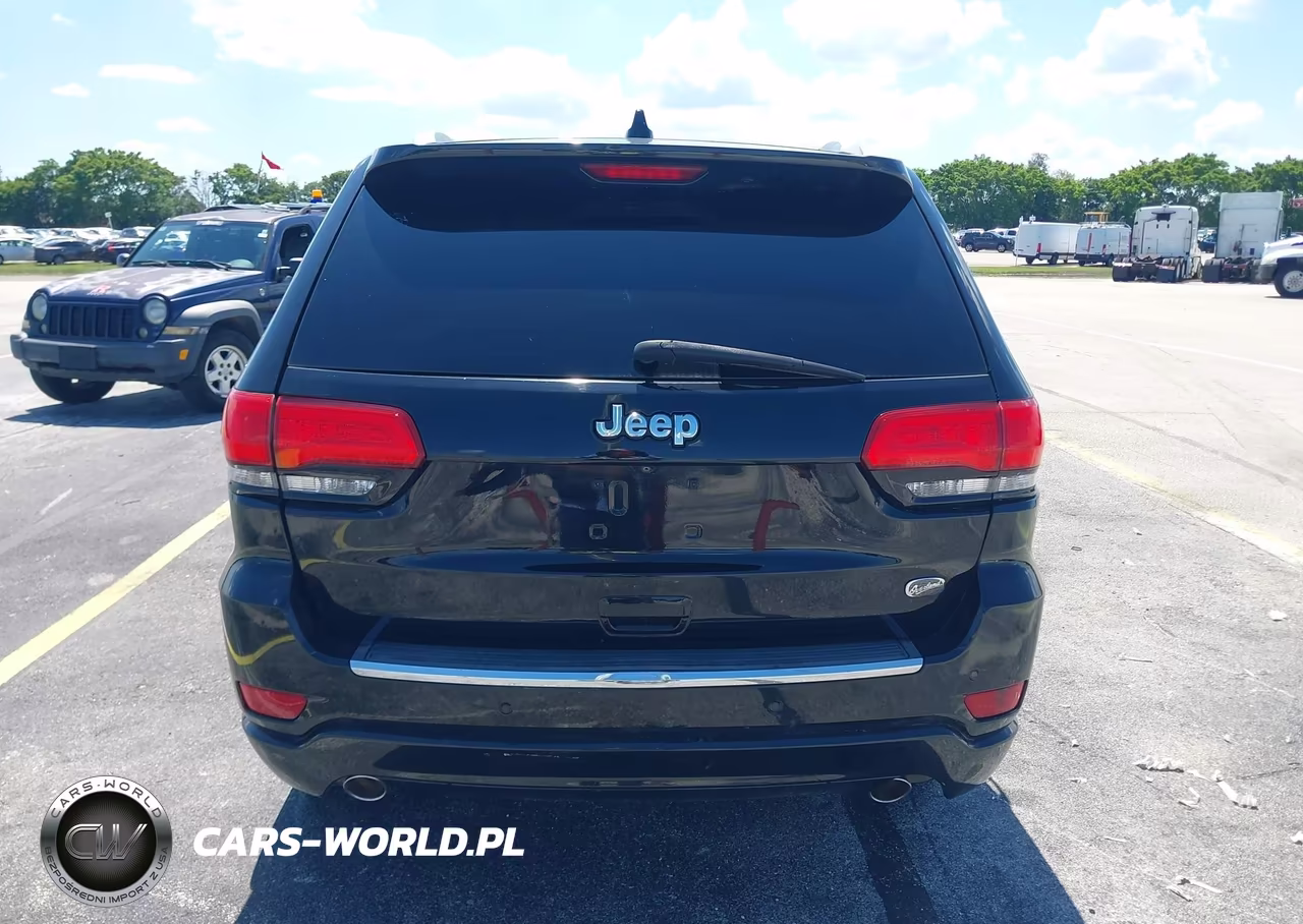 2015 Jeep Grand Cherokee Overland VIN:1C4RJECG0FC646737 - 16