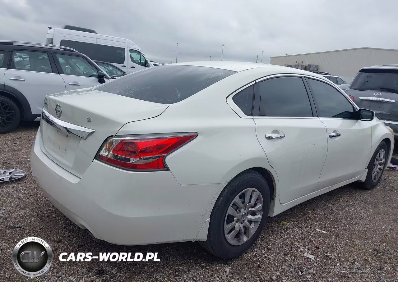 2015 Nissan Altima 2.5 S VIN:1N4AL3AP4FC468190 - 4
