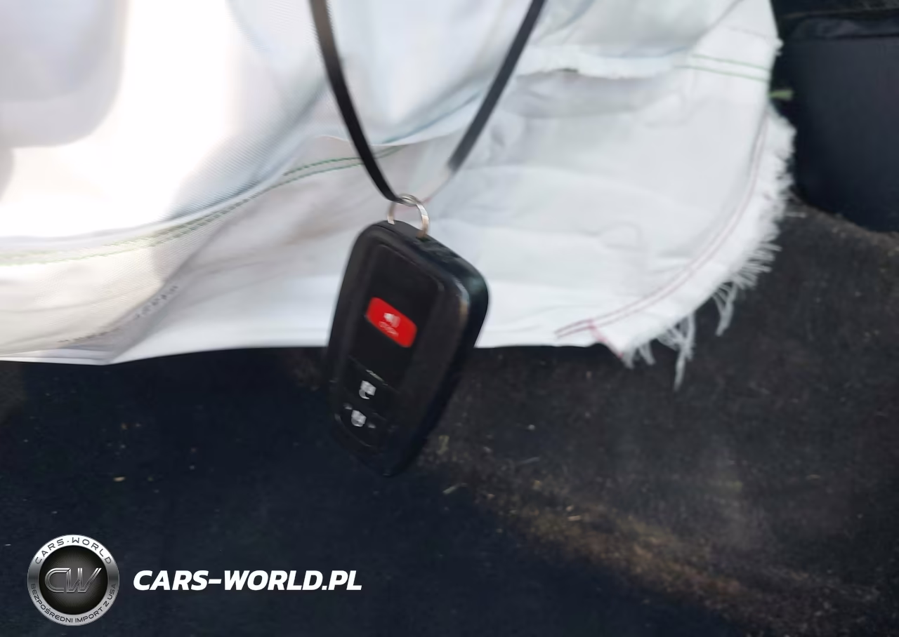 2017 Toyota Prius Four VIN:JTDKARFU9H3030435 - 11